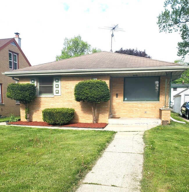 Primary Photo - 3 Bedroom Single Family with Garage