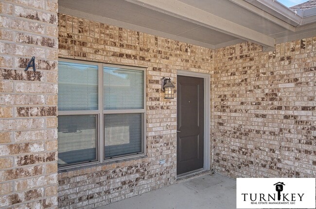 Building Photo - 221 Stewart Bend Ct