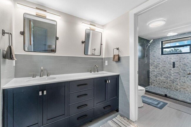 Building Photo - 17138 Waterbend Dr