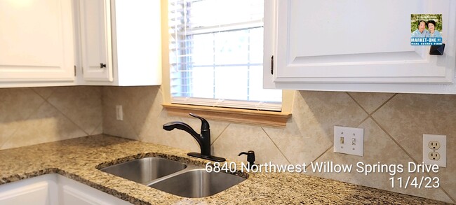 Building Photo - 6840 NW Willow Springs Dr