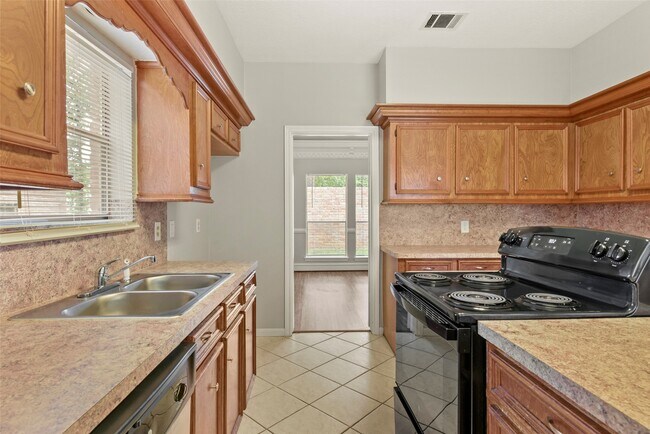 Building Photo - 15014 Lantern Creek Ln