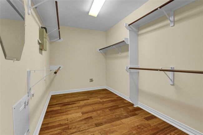 Building Photo - 2416 Spoonbill Dr
