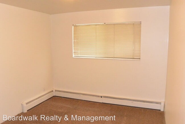 Building Photo - 675 E 5th Ave