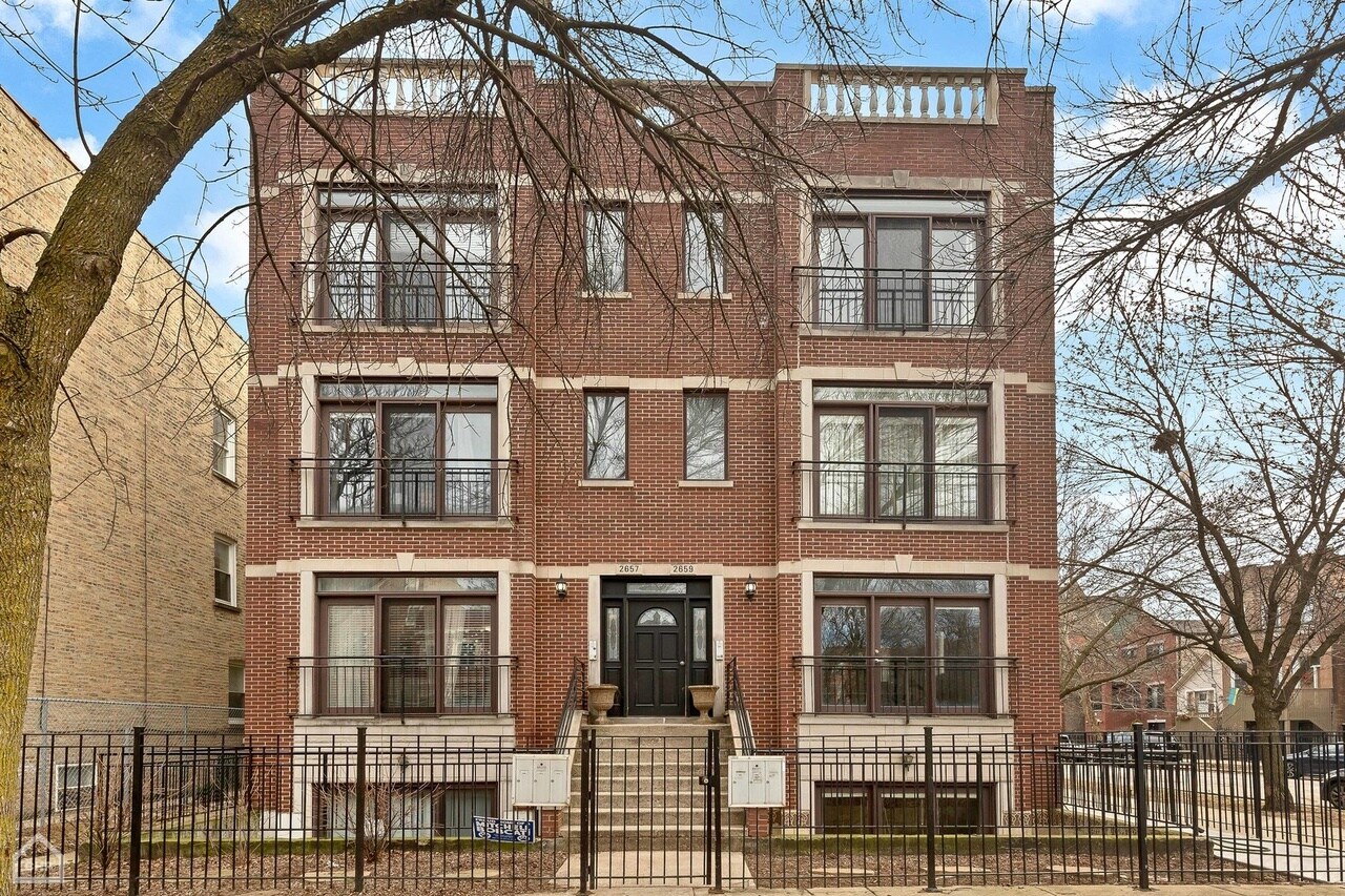Building Photo - 2659 W Walton St
