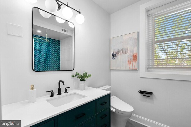 Building Photo - 1616 Kilbourne Pl NW