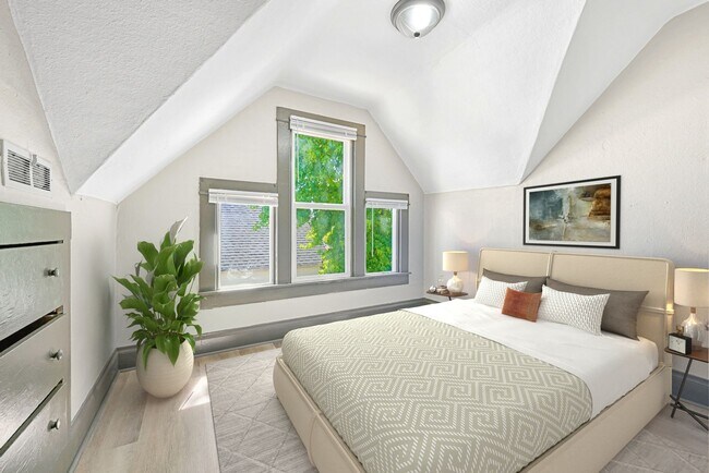 Building Photo - 4 Bedroom Home for Rent! Remodeled Home wi...