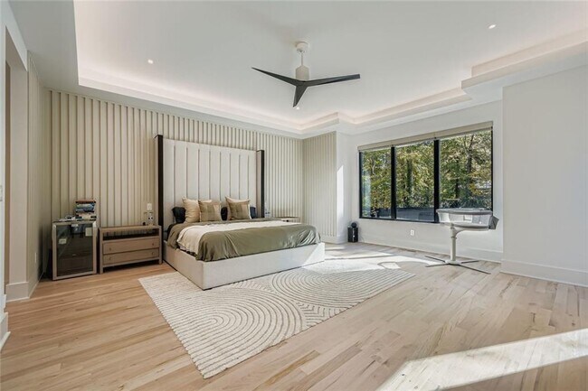 Building Photo - 1223 Mayfair Dr NE