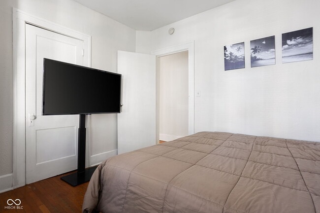 Building Photo - 784 Woodruff Pl E Dr