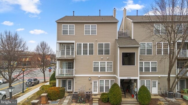 Building Photo - 204 Fallsgrove Blvd