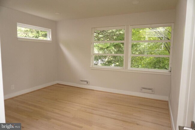 Building Photo - 444 Garrison Forest Rd