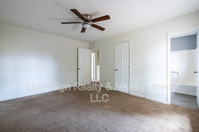 Building Photo - 582 Downing St