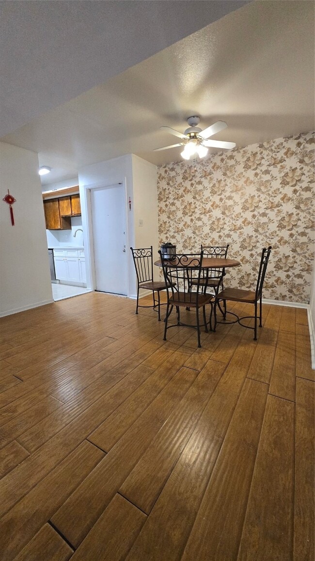 Building Photo - 8427 Hearth Dr