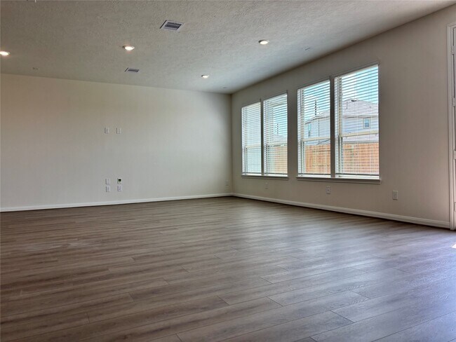 Building Photo - 2815 Lyra Ct