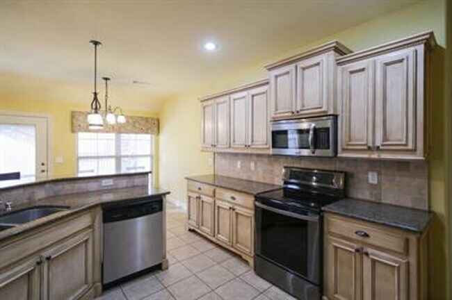 Building Photo - Gorgeous home in Bentonville!