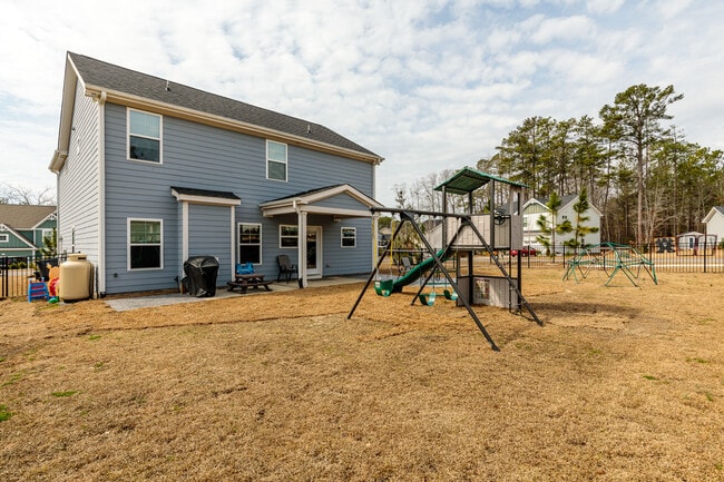 Building Photo - 205 Parrish Ln