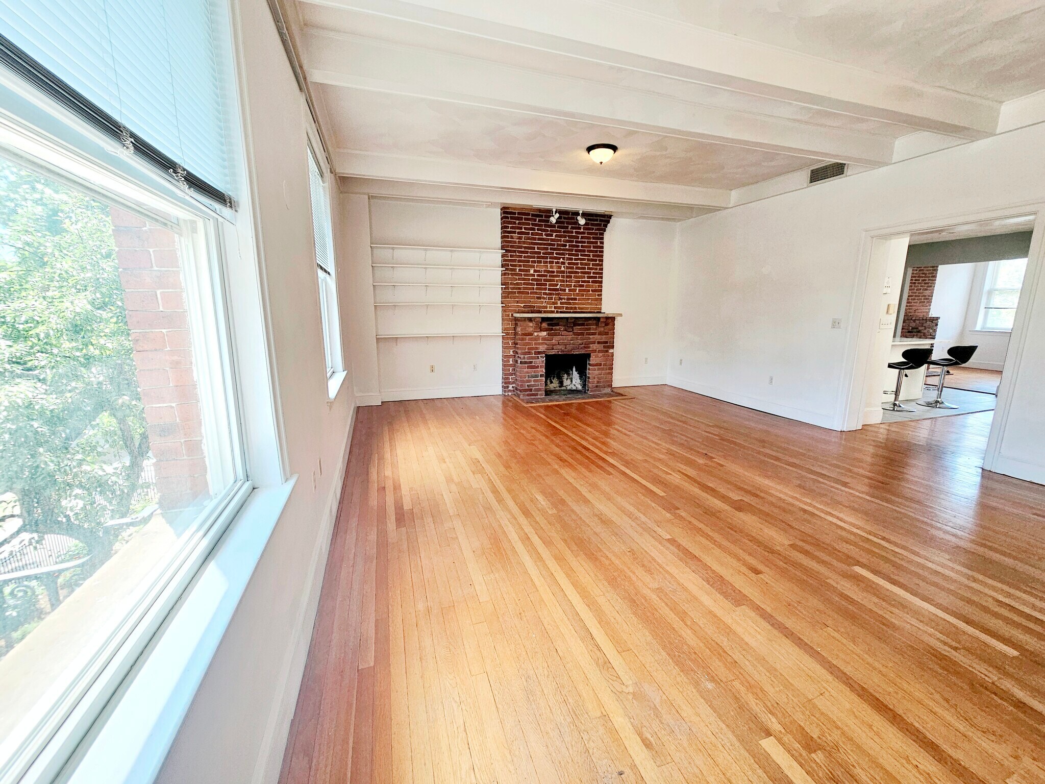 Building Photo - 1712 Beacon St