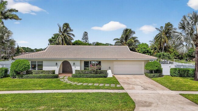 Building Photo - 5660 Golfway Dr