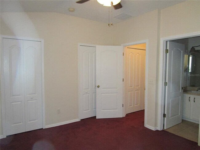 Building Photo - 15843 Fishhawk View Dr