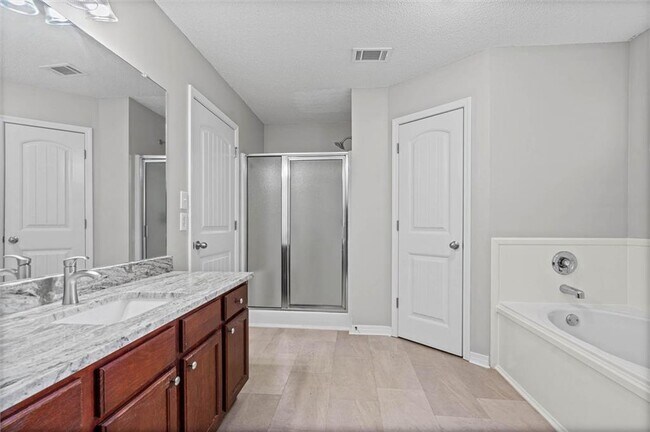Building Photo - 2074 Spring Grove W