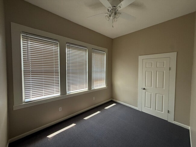 Building Photo - 507 Palafox St