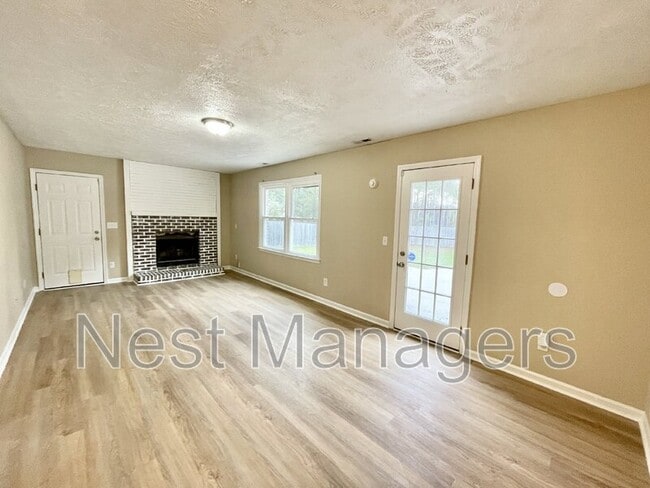 Building Photo - 623 Daharan Dr