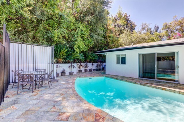 Building Photo - 2740 Hutton Dr