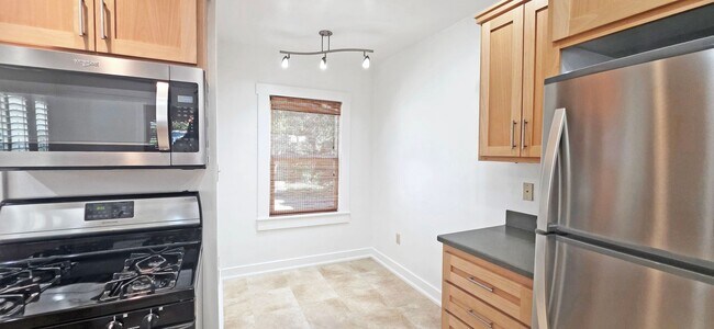 Building Photo - 2201 Gerber Ave