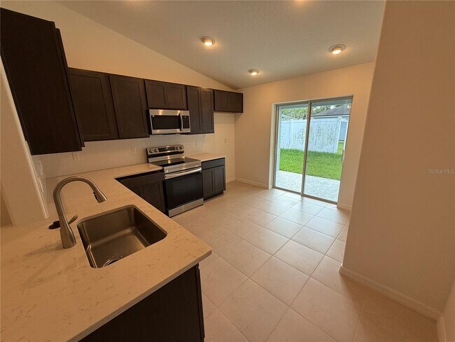 Building Photo - 6 Unison Ct