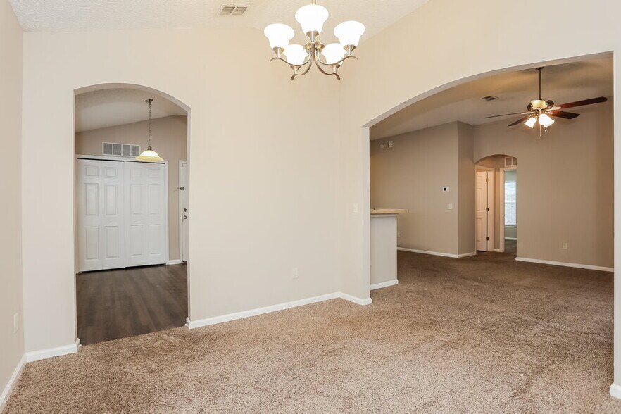 Building Photo - 1608 Guardian Dr