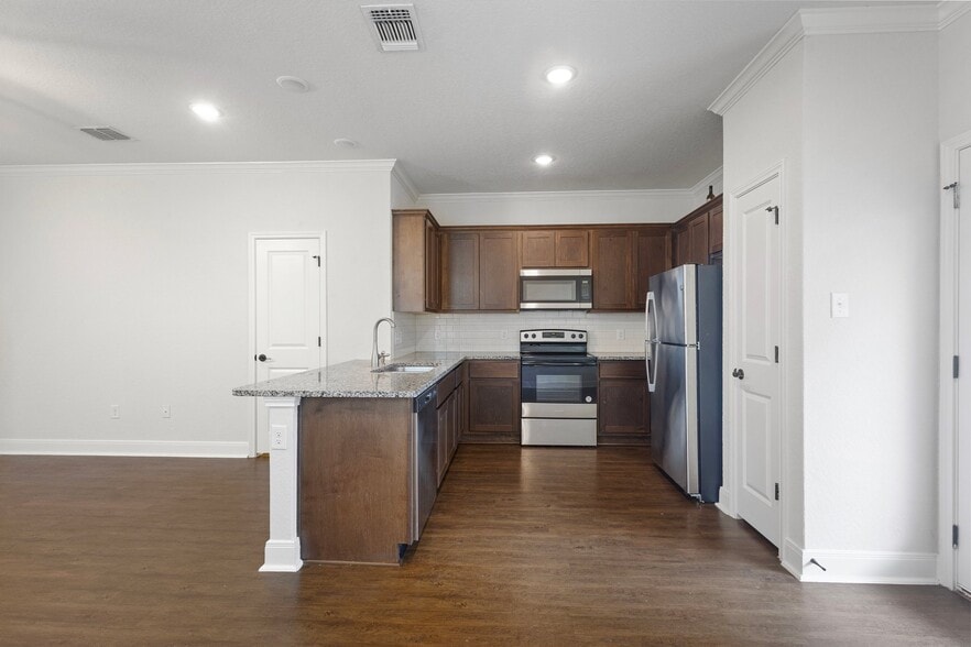 Building Photo - 10303 Candlewood Wy