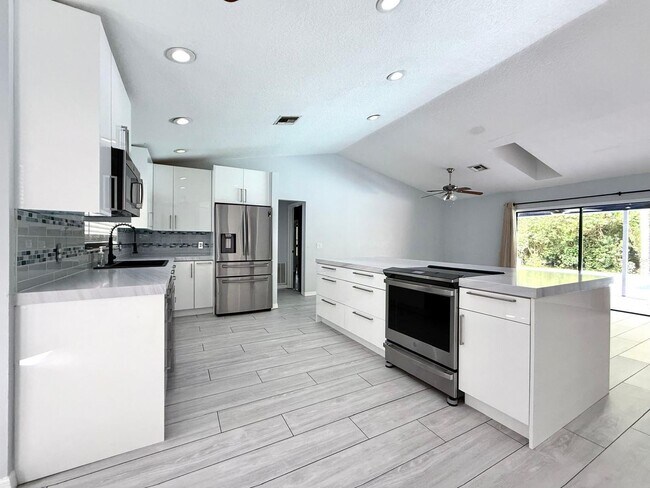 Building Photo - Beautiful house for rent