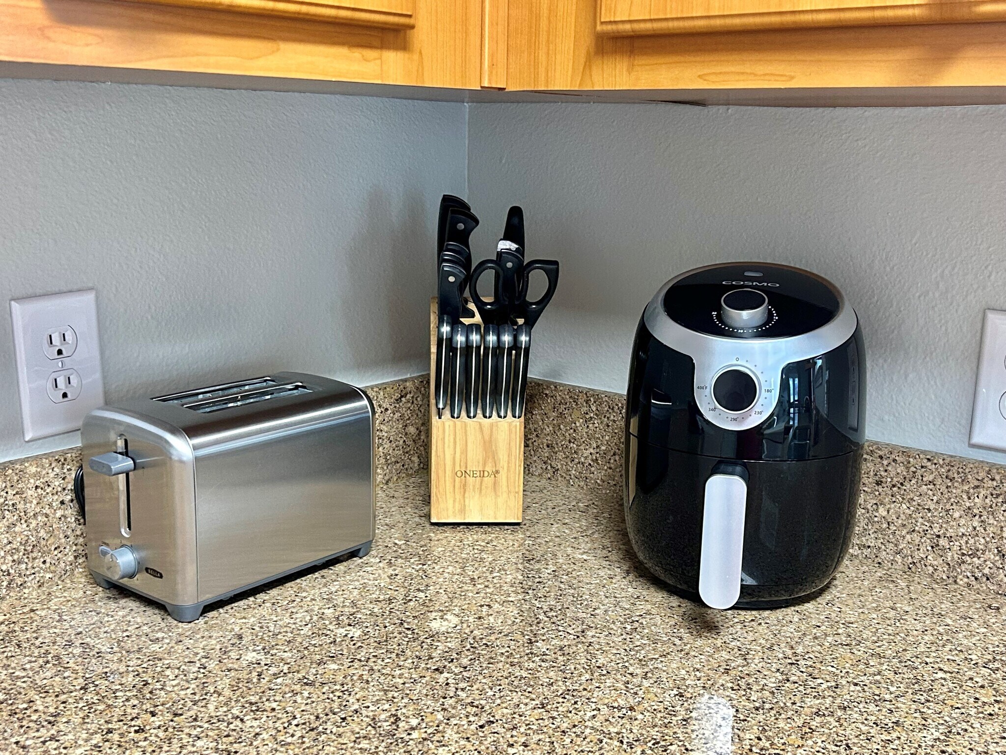 Toaster and air fryer - 6464 Starfish Cv
