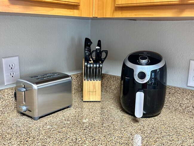 Toaster and air fryer - 6464 Starfish Cv