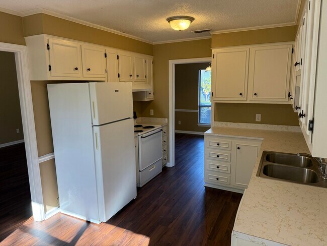 Building Photo - 3326 Quaker Springs Rd