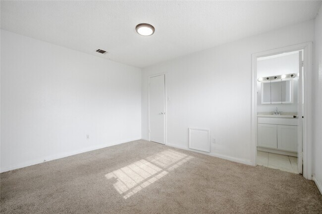 Building Photo - 12203 Cape Hyannis Dr