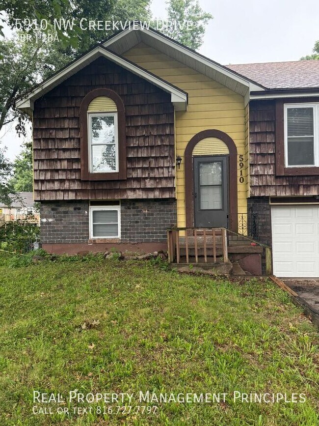 Primary Photo - 5910 NW Creekview Drive-