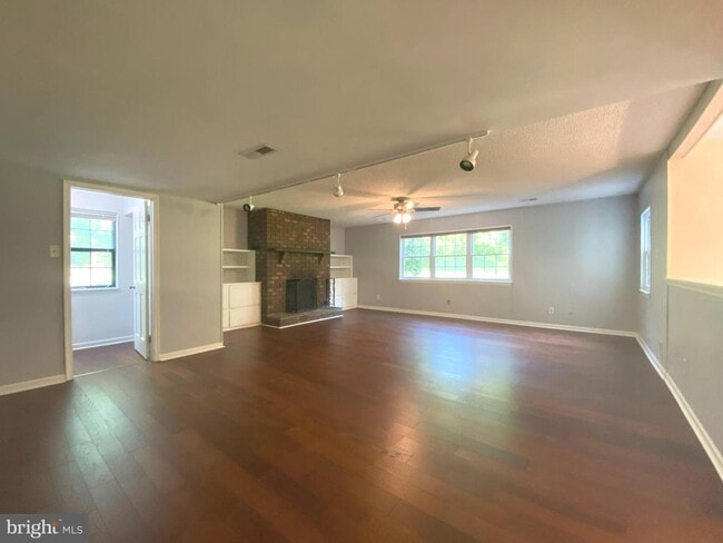 Building Photo - 199 Liberty Dr