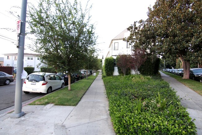 Building Photo - 846 Sanborn Ave