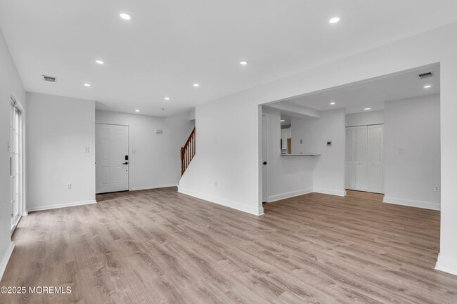 Building Photo - 194 Crooked Stick Ct