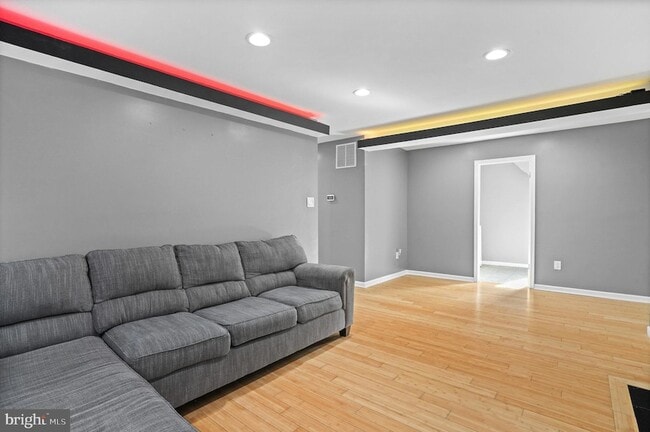 Building Photo - 2712 Advent Ct S