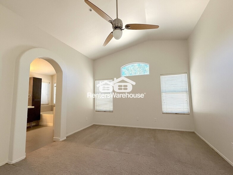 Building Photo - 8757 E Avalon Dr