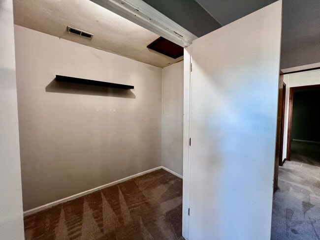 Building Photo - Welcome to this beautiful home in Salem La...