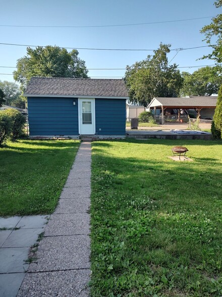 Fenced in Backyard w/ small garage - 2203 Denton St