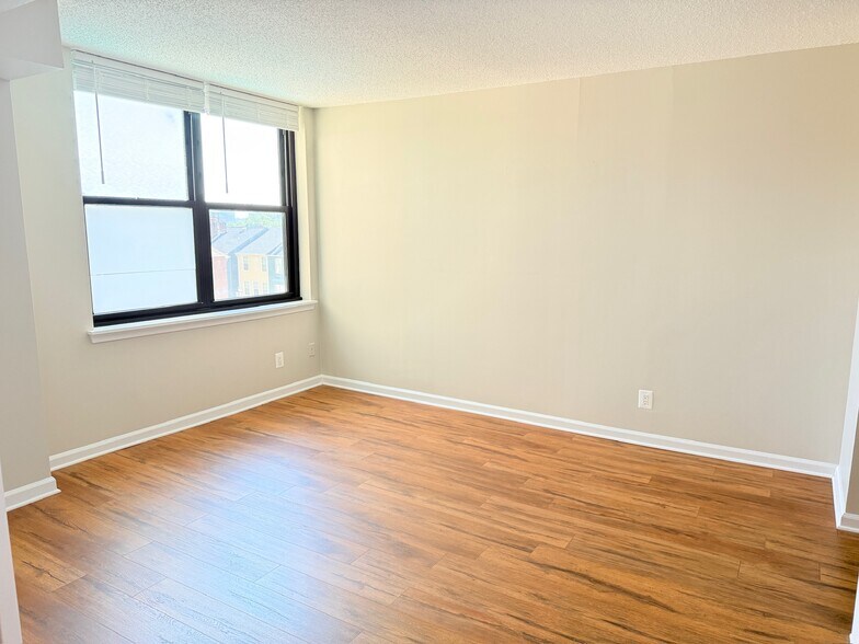 Building Photo - 1200 Braddock Pl