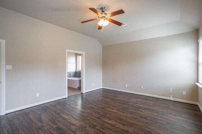 Building Photo - 99 West Wading Pond Circle
