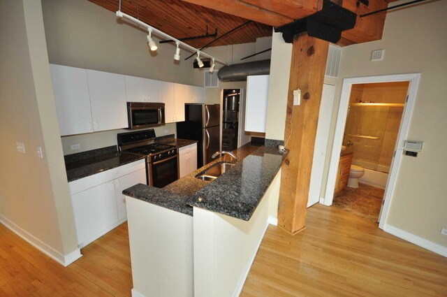 Building Photo - 411 W Ontario St