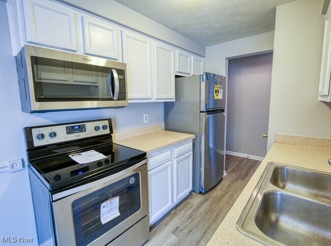 Building Photo - 4383 Inner Cir Dr
