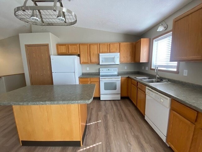 Building Photo - 6013 23rd St S