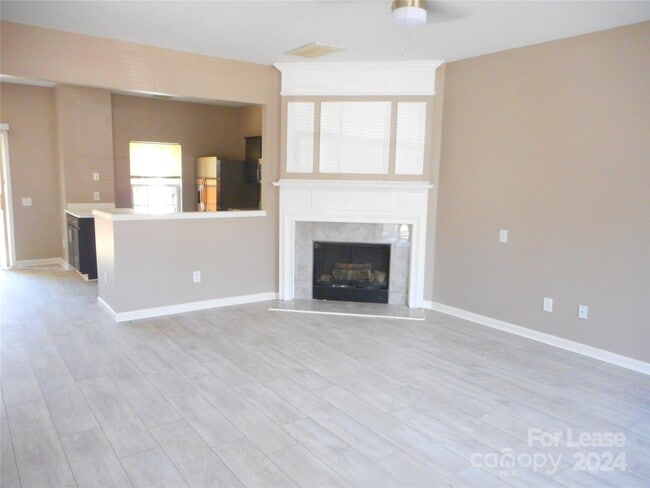 Building Photo - 3152 Mannington Dr