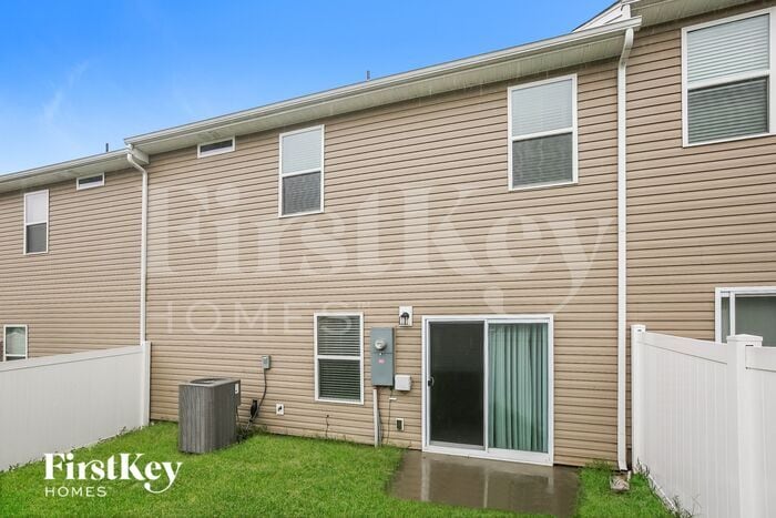 Building Photo - 10721 Rivergate Dr NW